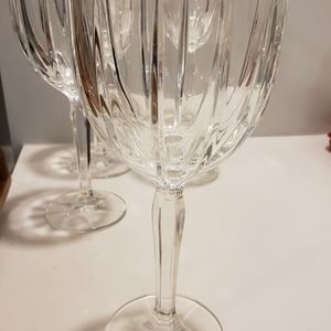 Heavy duty wine glasses set of 4